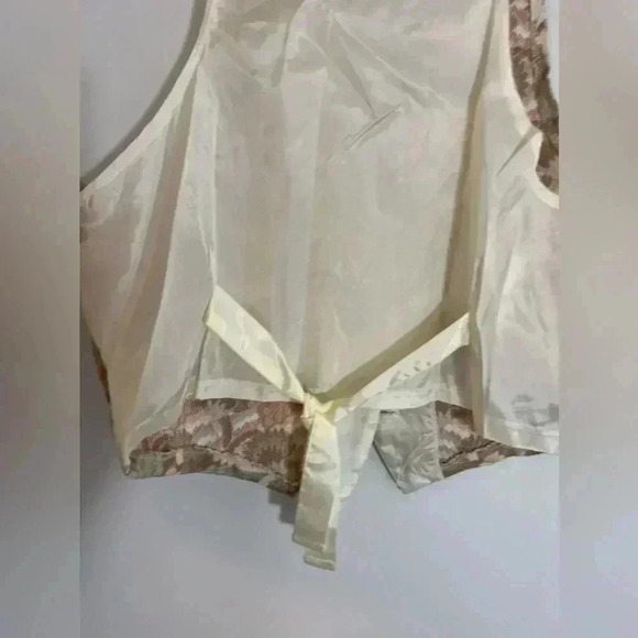 VINTAGE STYLE VEST - Picture 8 of 14